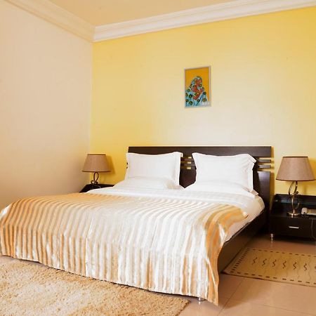 Hotel Le Feto à Dakar Extérieur photo