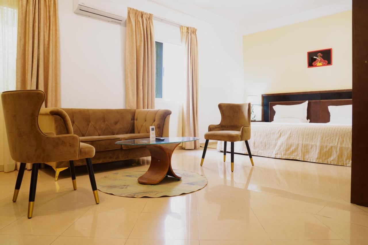 Hotel Le Feto à Dakar Extérieur photo