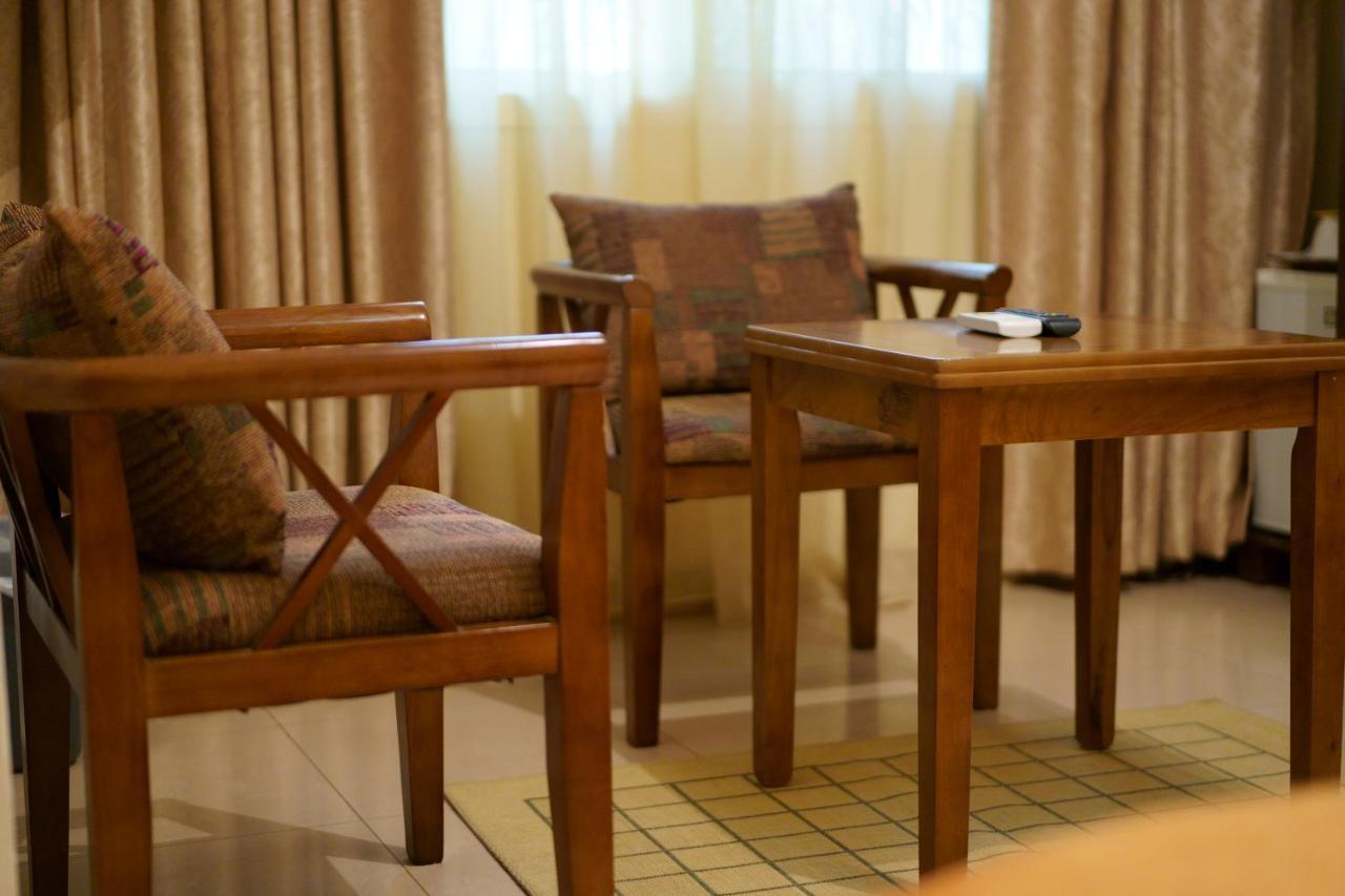 Hotel Le Feto à Dakar Extérieur photo