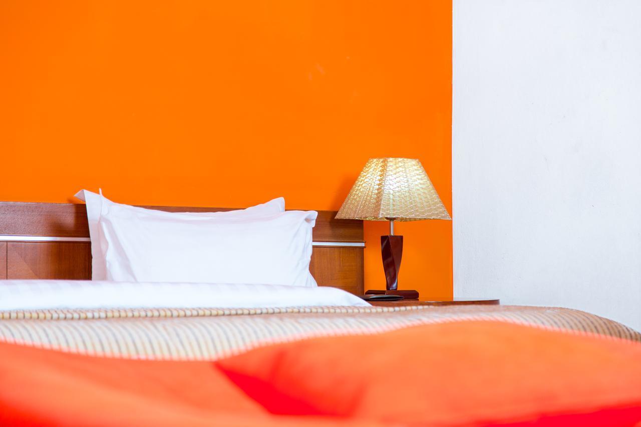 Hotel Le Feto à Dakar Extérieur photo