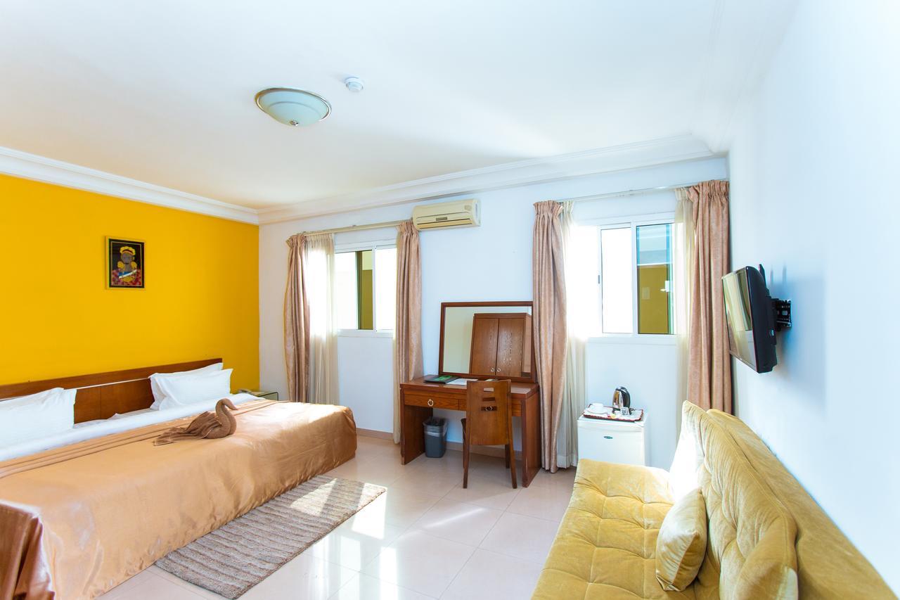Hotel Le Feto à Dakar Extérieur photo
